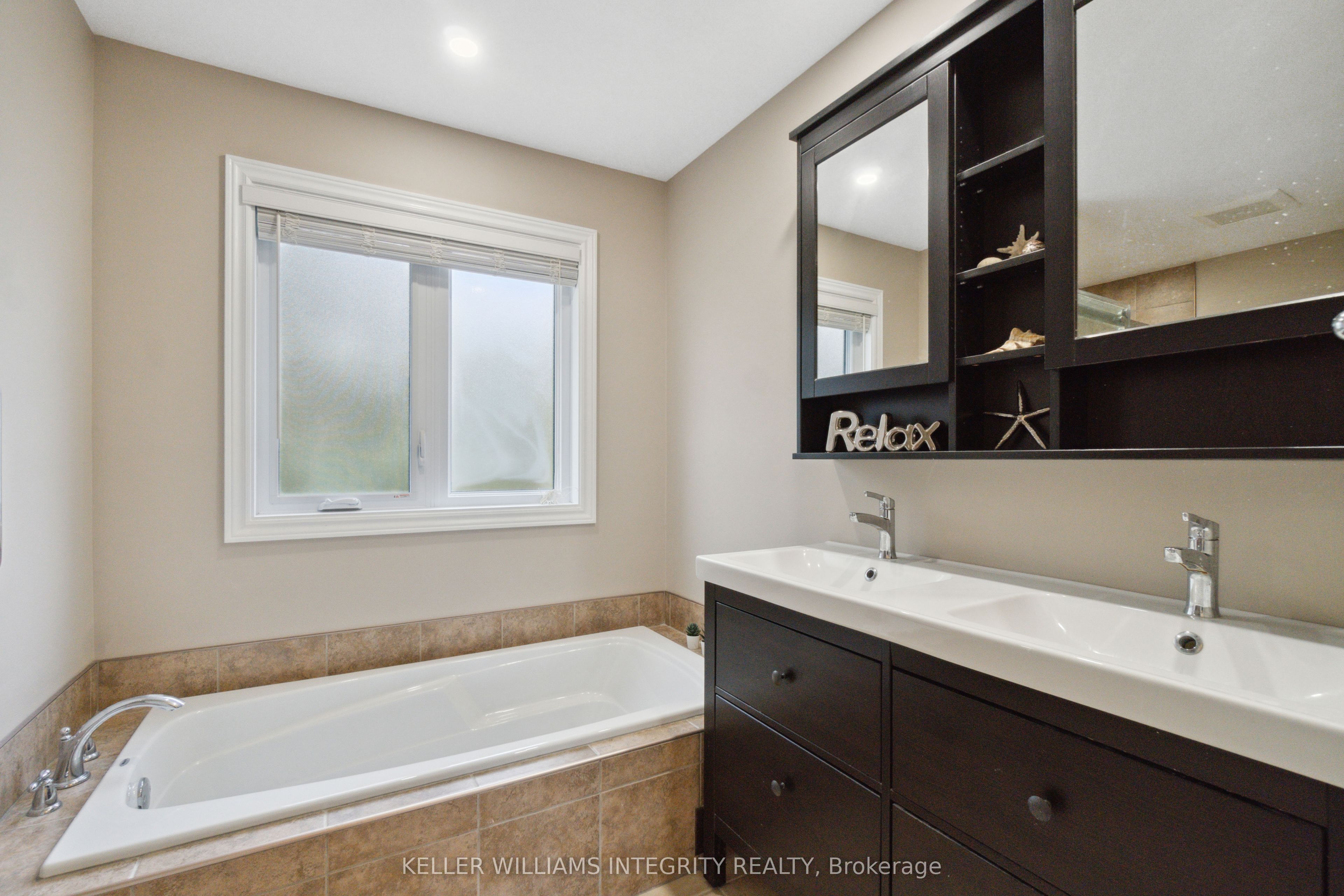 Photo 85 of 8 Spindle Way, Ottawa, Stittsville (South) — HOMEH