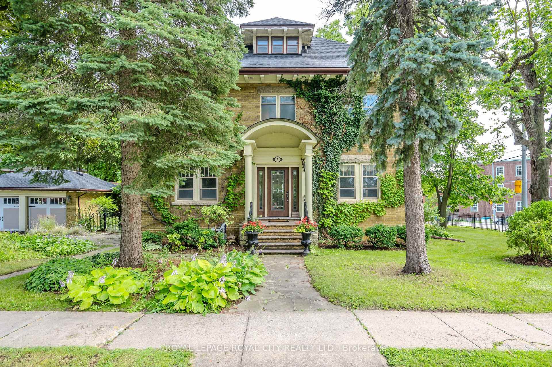 Front of 2 Ardmay Crescent