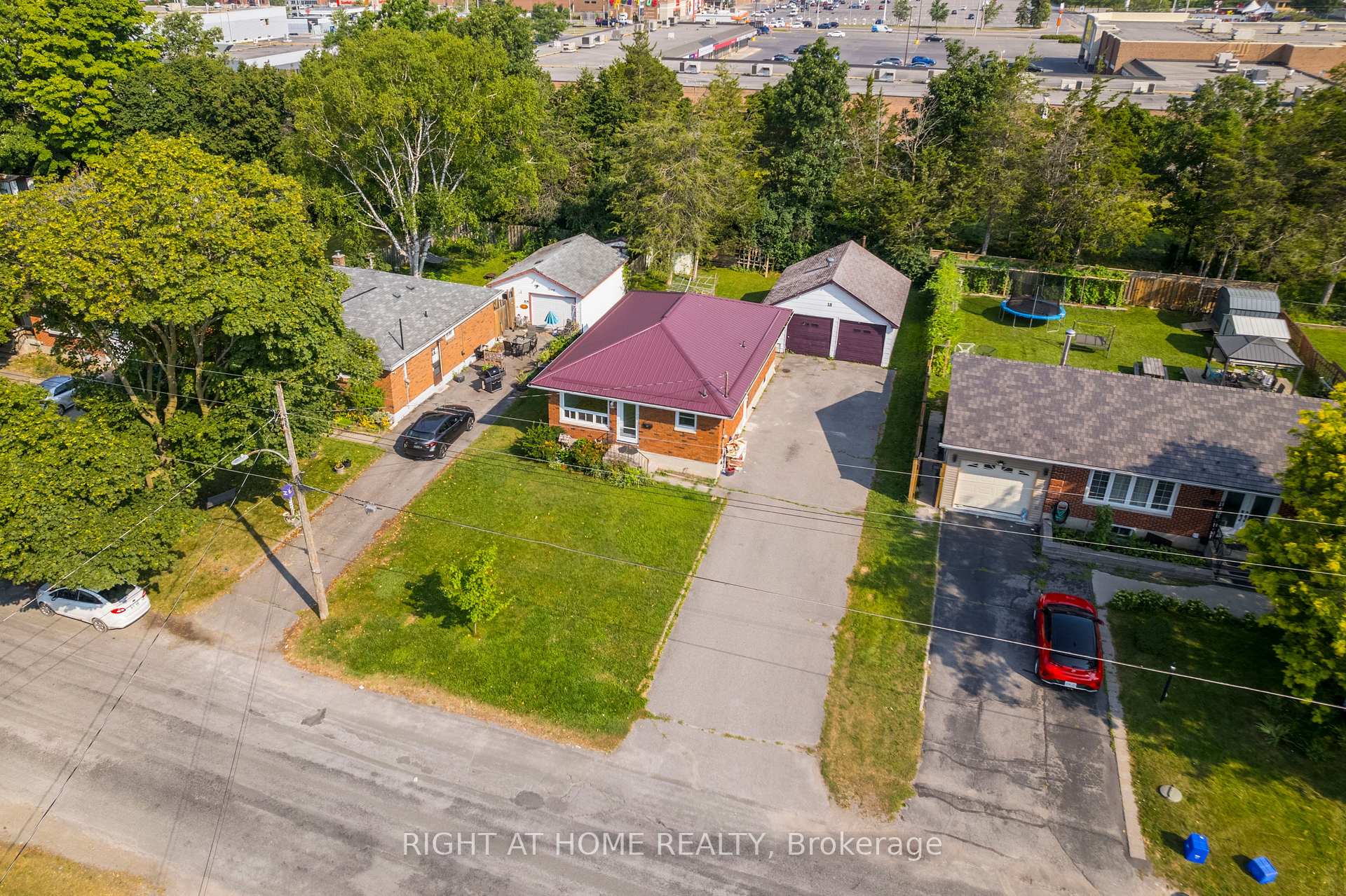 Photo 6 of 18 Harris Crescent, Belleville, Belleville Ward — HOMEH