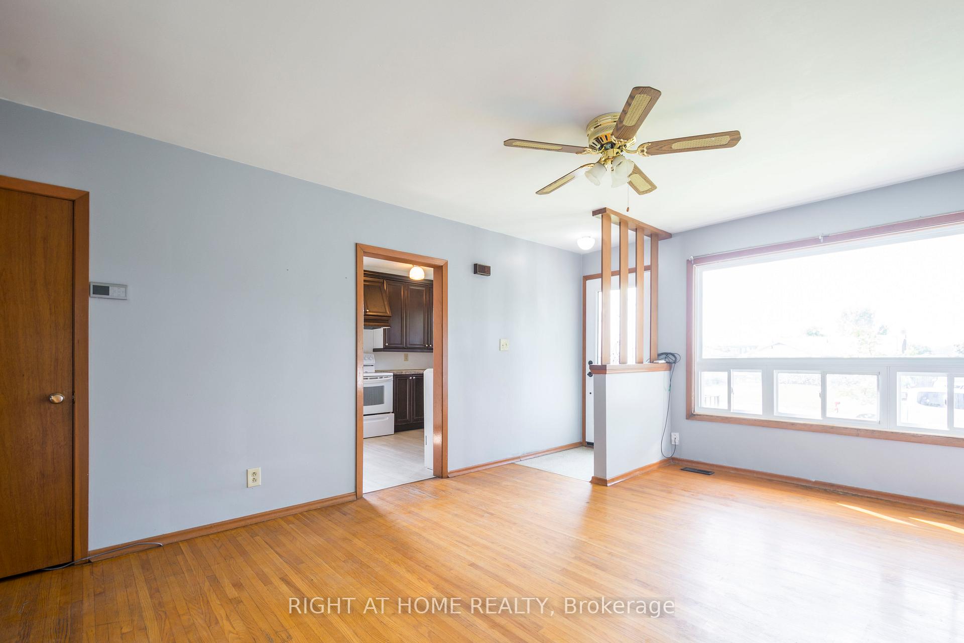 Photo 9 of 18 Harris Crescent, Belleville, Belleville Ward — HOMEH