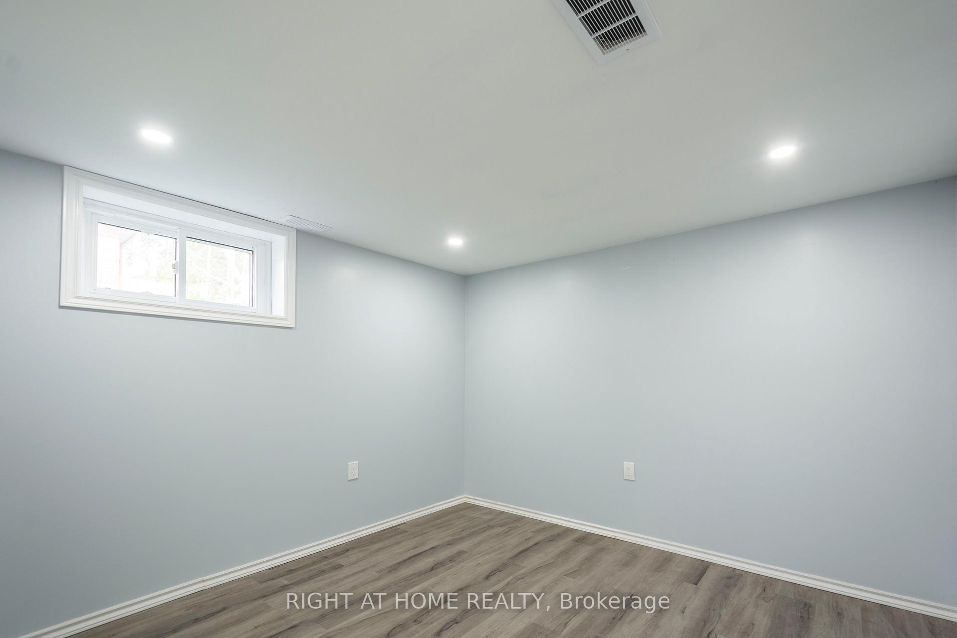 Photo 15 of 18 Harris Crescent, Belleville, Belleville Ward — HOMEH