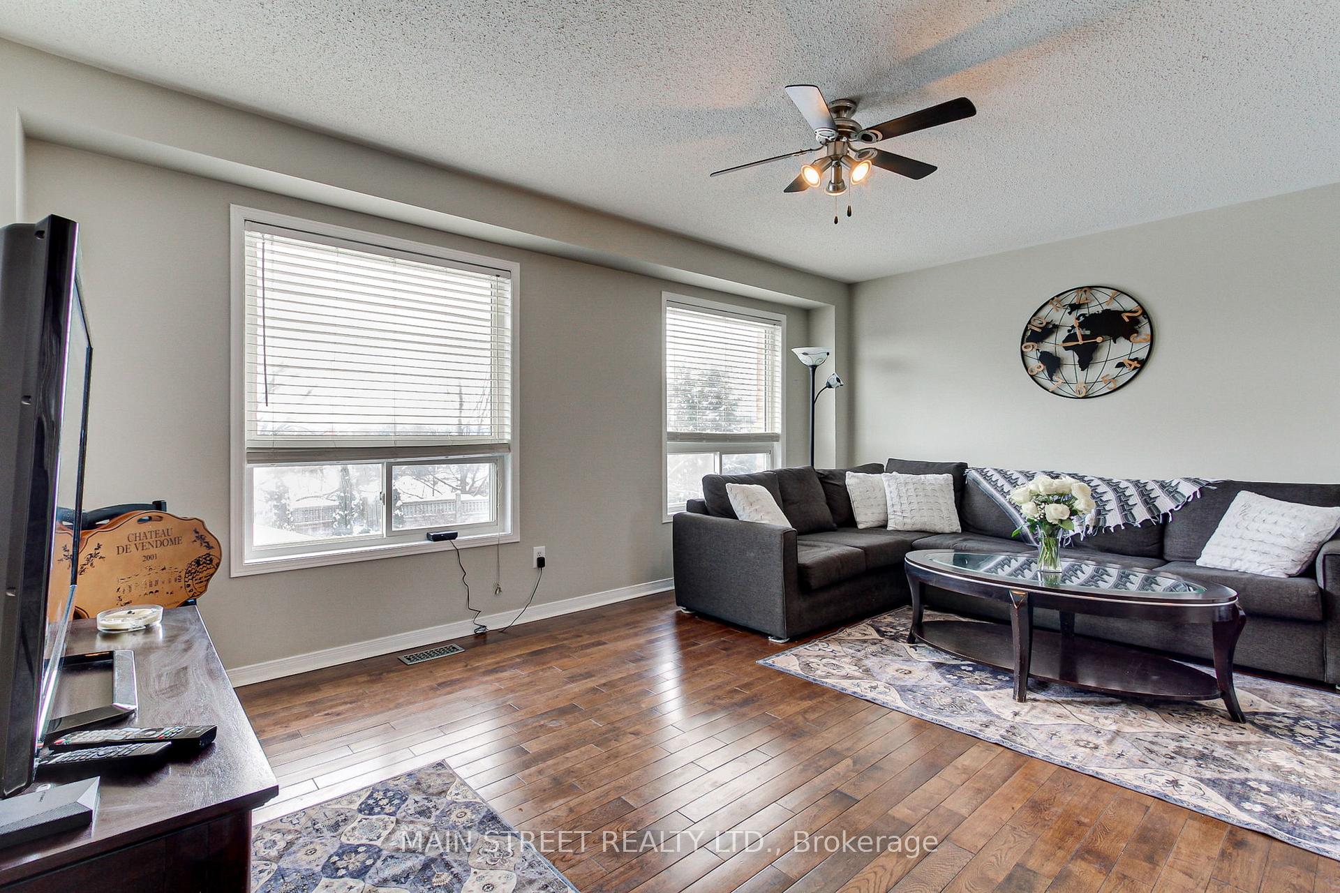 Photo 8 of 75 Baywell Crescent, Aurora, Bayview Wellington — HOMEH