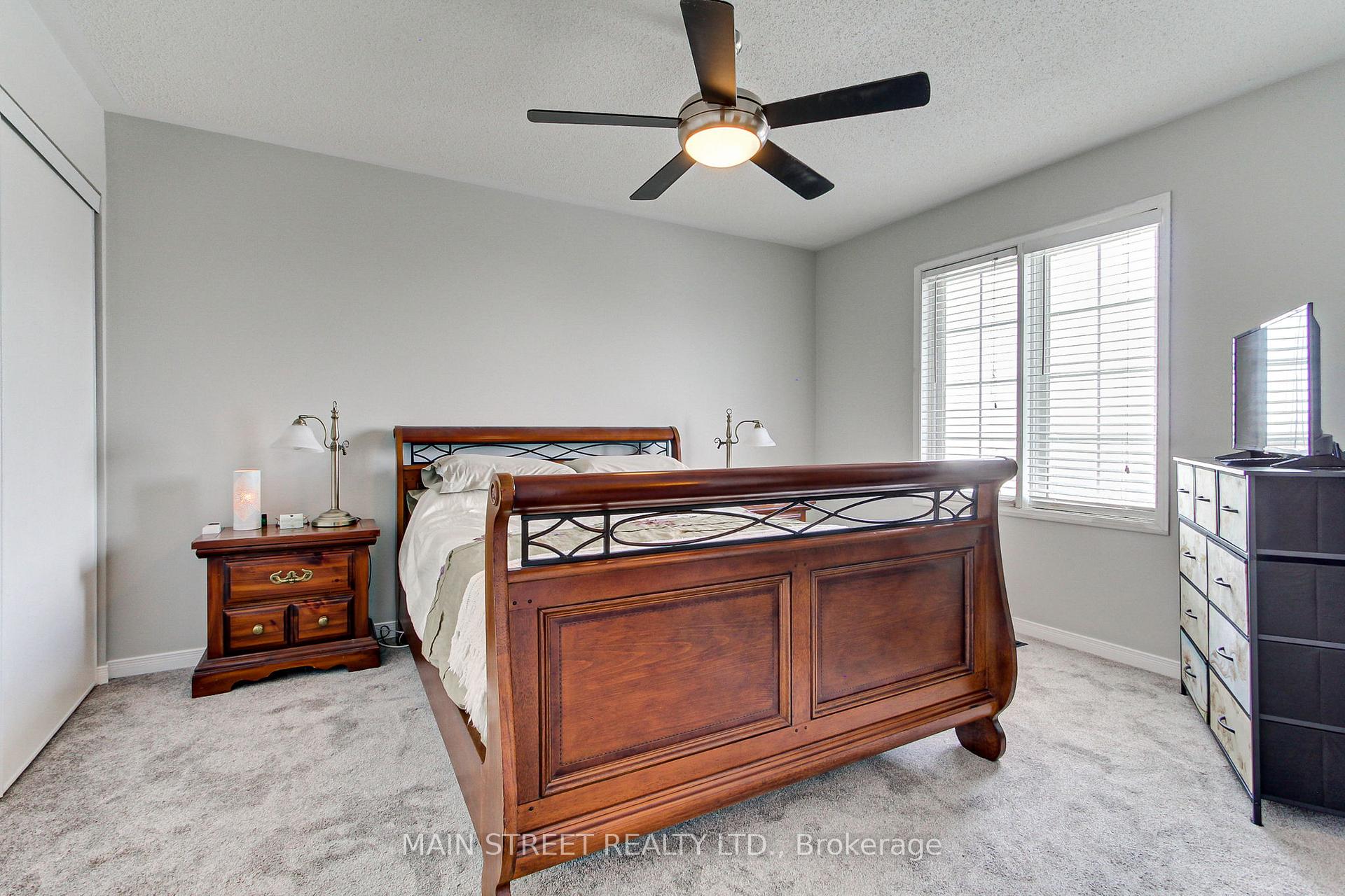 Photo 9 of 75 Baywell Crescent, Aurora, Bayview Wellington — HOMEH