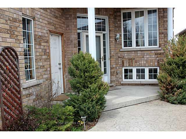 Photo 4 of Unit Main, 4 Stollar Boulevard, Barrie, Little Lake — HOMEH