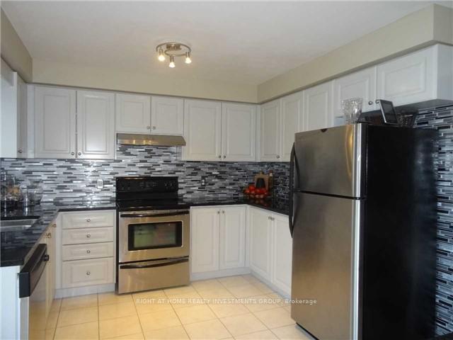 Photo 9 of Unit Main, 4 Stollar Boulevard, Barrie, Little Lake — HOMEH