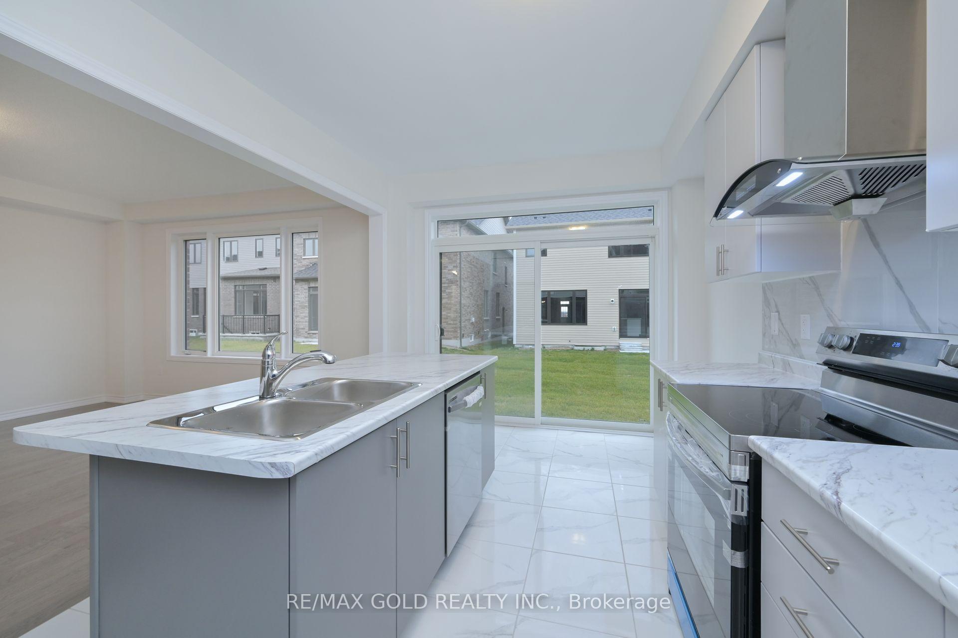Photo 8 of 40 Prudhoe Terrace, Barrie, Rural Barrie Southeast — HOMEH