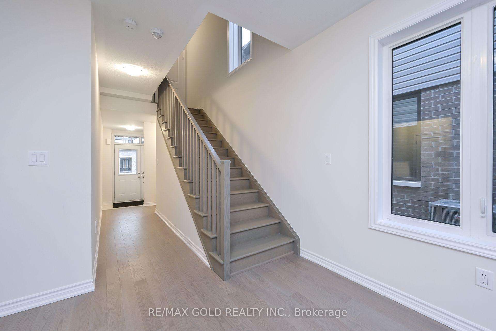 Photo 11 of 40 Prudhoe Terrace, Barrie, Rural Barrie Southeast — HOMEH