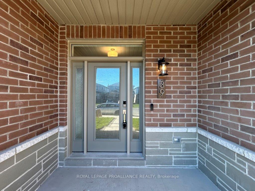 Photo 2 of 39 Athabaska Drive, Belleville, Thurlow Ward — HOMEH