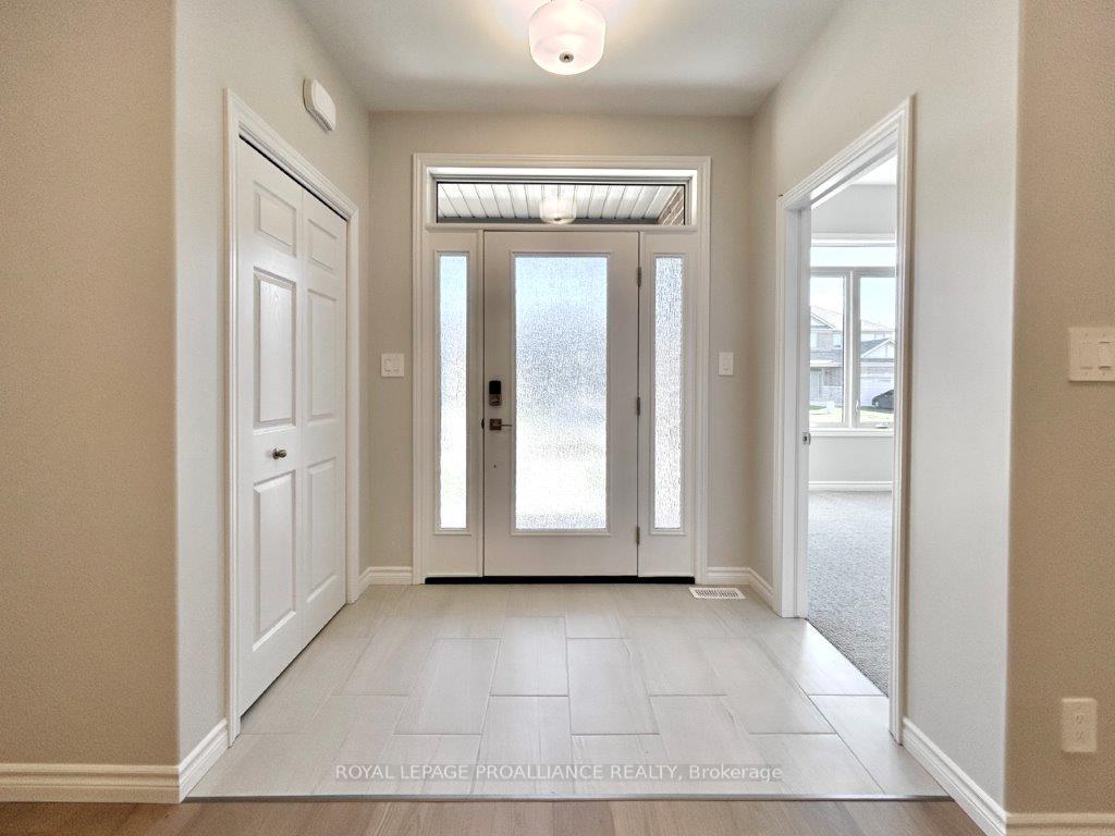 Photo 3 of 39 Athabaska Drive, Belleville, Thurlow Ward — HOMEH
