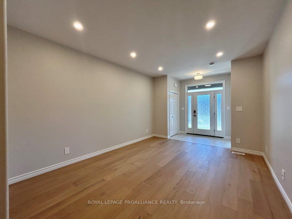 Photo 6 of 39 Athabaska Drive, Belleville, Thurlow Ward — HOMEH