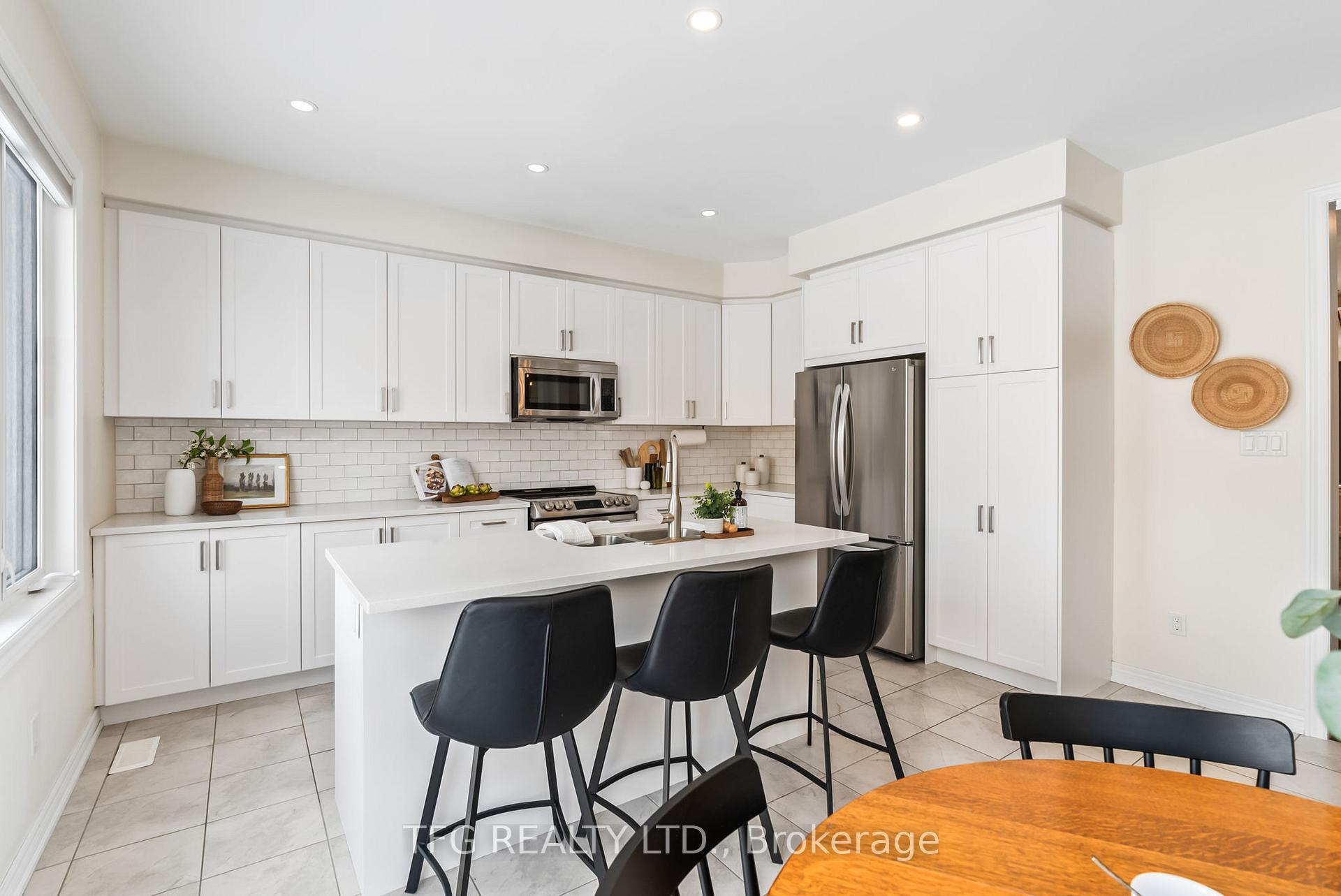 Photo 9 of 208 Ronald Hooper Avenue, Clarington, Bowmanville — HOMEH