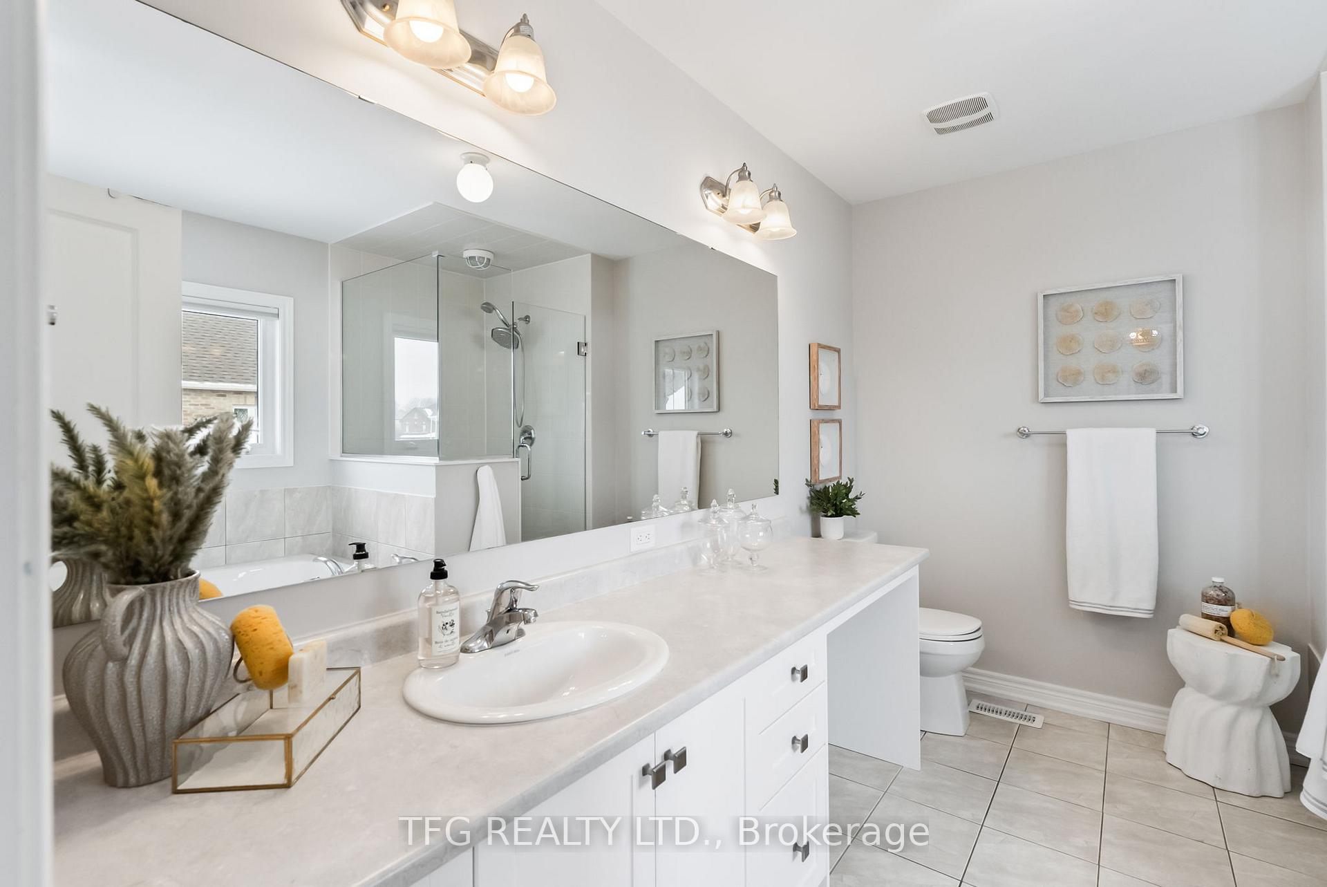 Photo 15 of 208 Ronald Hooper Avenue, Clarington, Bowmanville — HOMEH