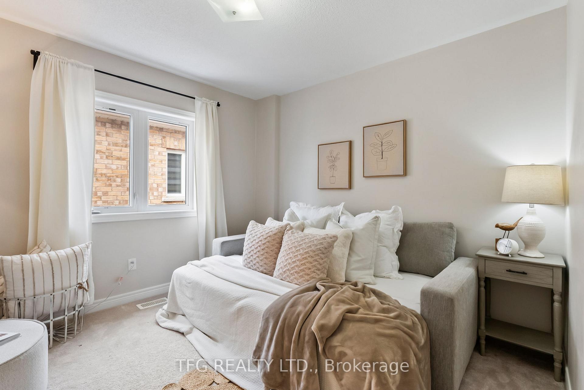 Photo 17 of 208 Ronald Hooper Avenue, Clarington, Bowmanville — HOMEH