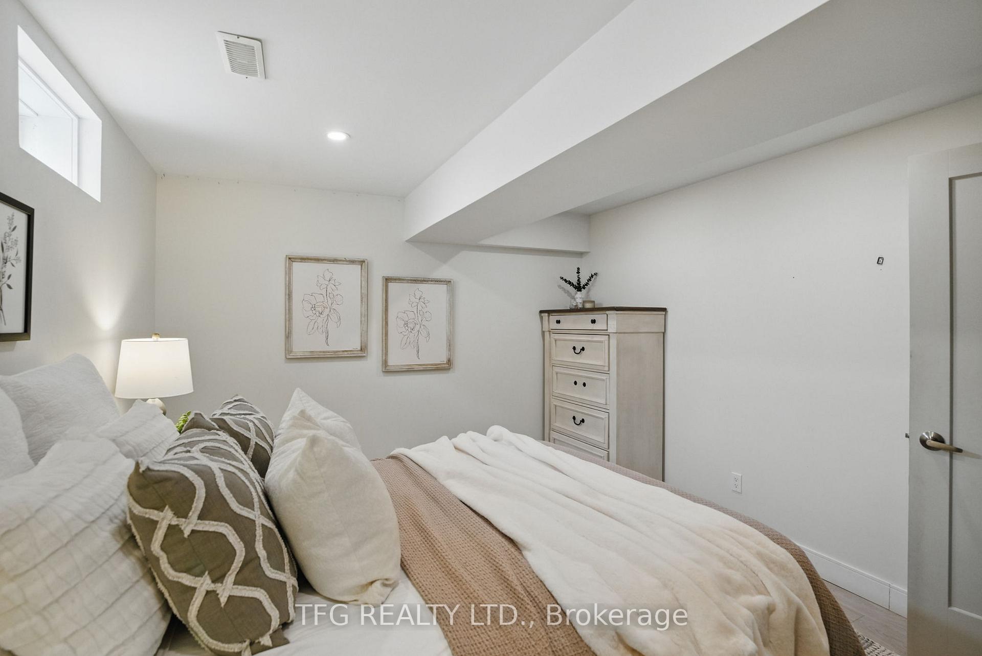 Photo 26 of 208 Ronald Hooper Avenue, Clarington, Bowmanville — HOMEH
