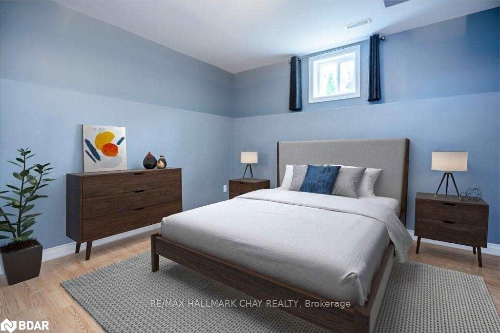Photo 4 of 23 Maple Crown Terrace, Barrie, Innis-Shore — HOMEH