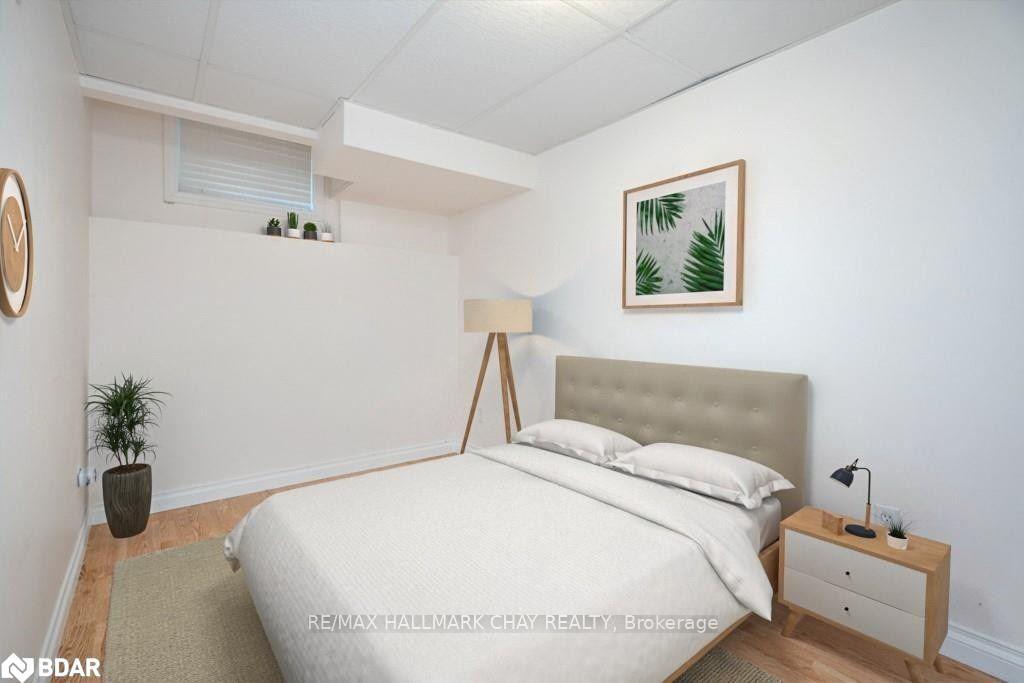 Photo 5 of 23 Maple Crown Terrace, Barrie, Innis-Shore — HOMEH
