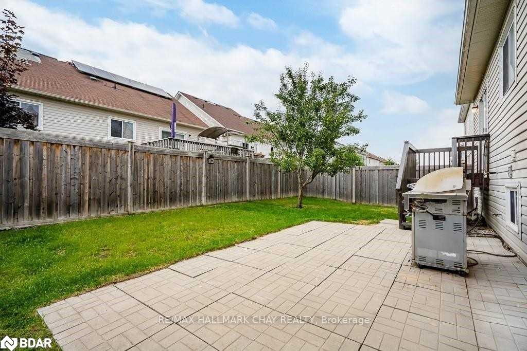 Photo 7 of 23 Maple Crown Terrace, Barrie, Innis-Shore — HOMEH