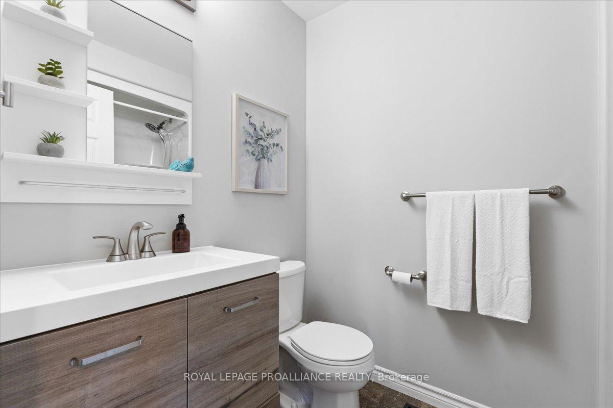 Photo 15 of 17 Denyes Road, Belleville, Thurlow Ward — HOMEH