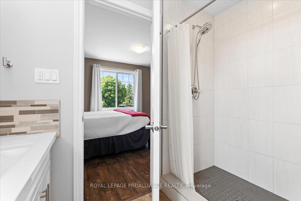 Photo 21 of 17 Denyes Road, Belleville, Thurlow Ward — HOMEH