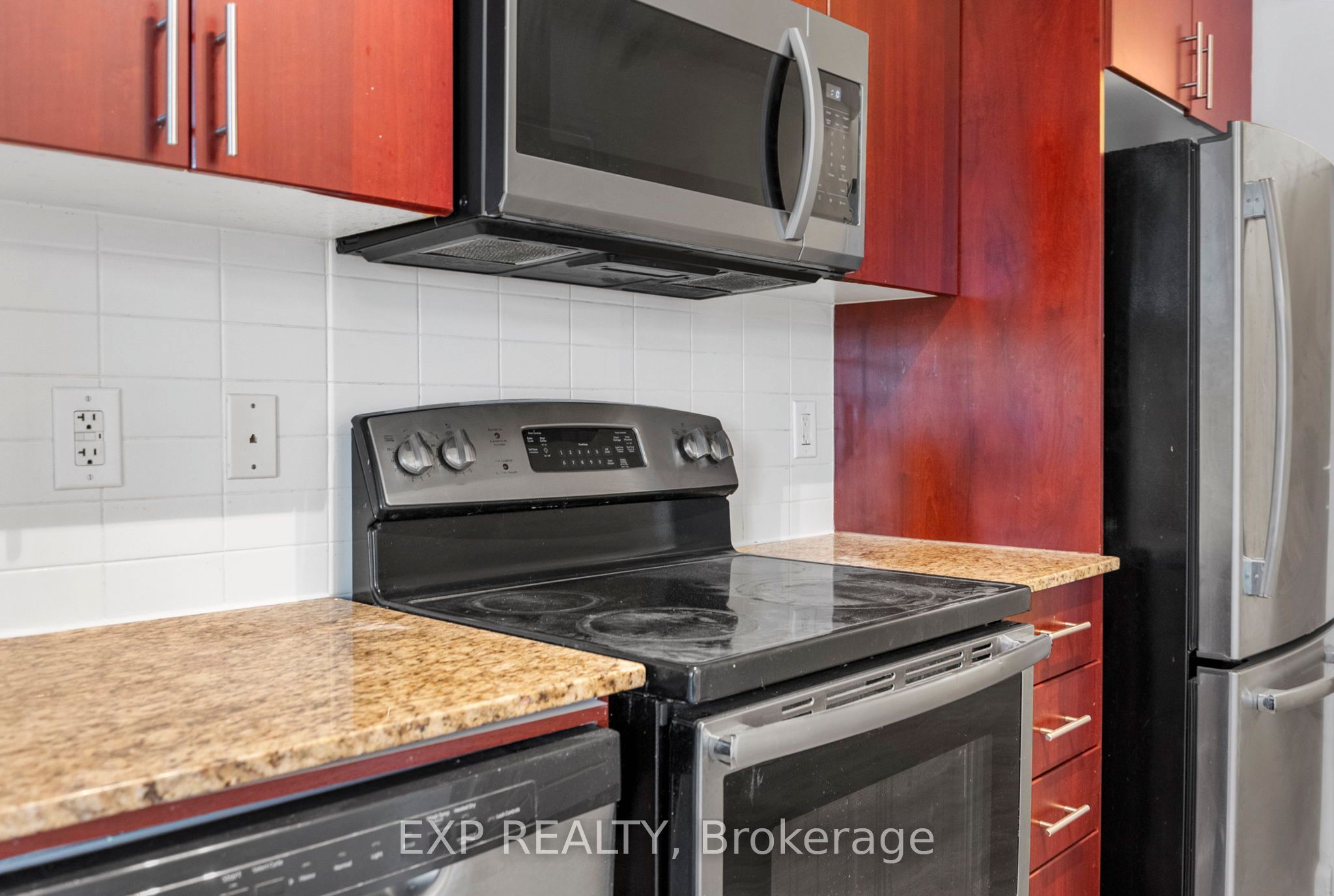 Photo 40 of Unit 1011, 7167 Yonge Street, Markham, Grandview — HOMEH