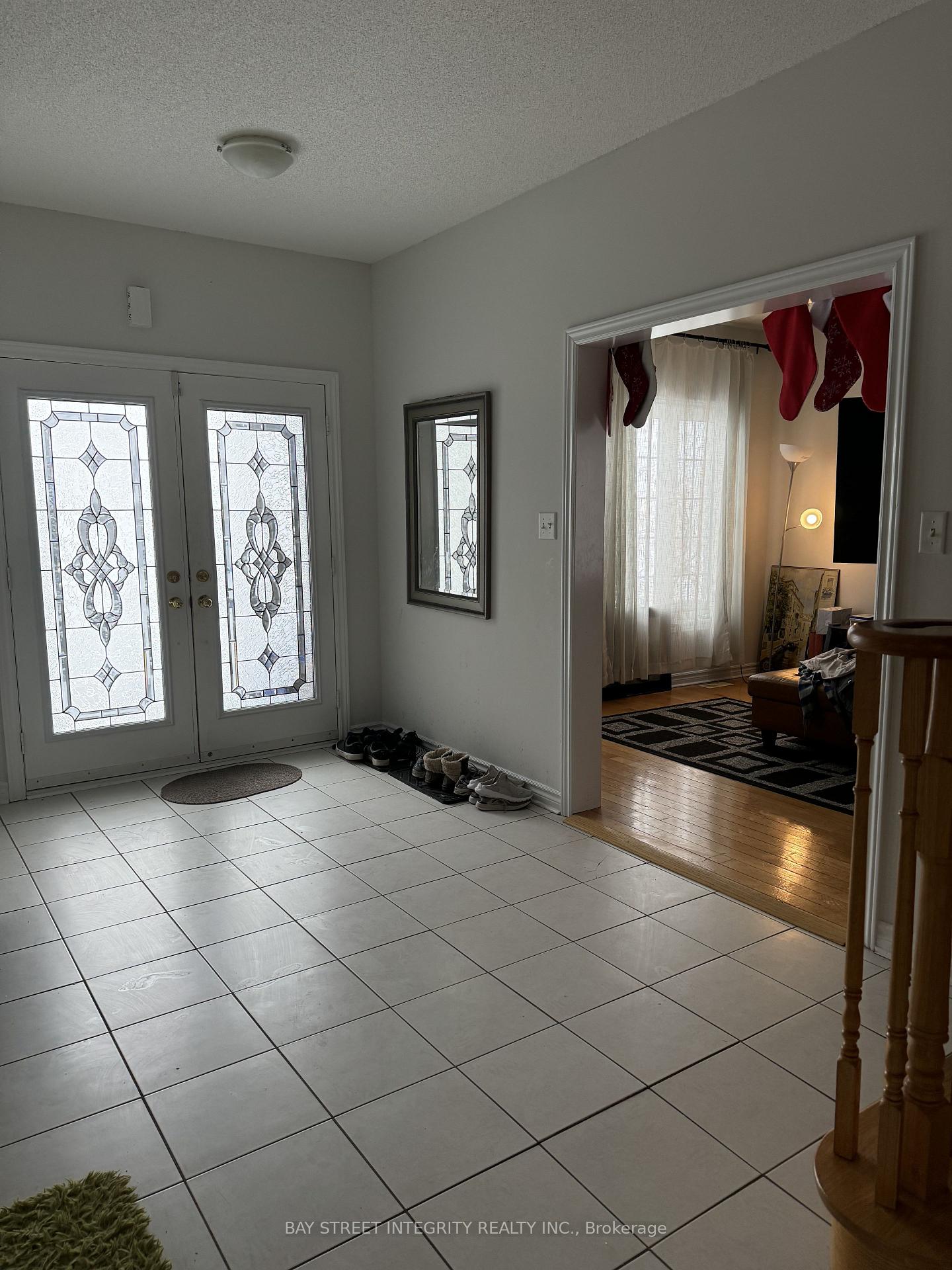 Photo 3 of 89 Jessica Drive E, Barrie, Painswick South — HOMEH