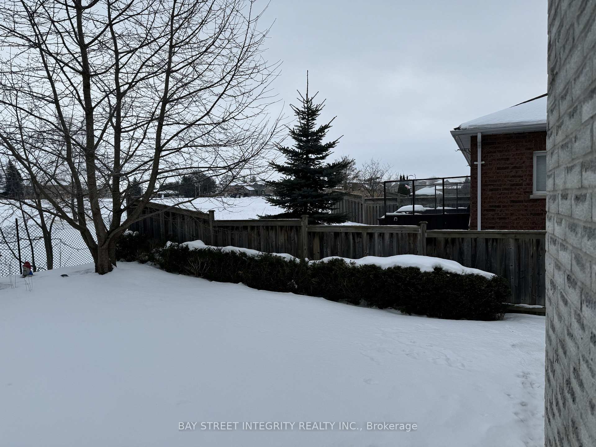 Photo 12 of 89 Jessica Drive E, Barrie, Painswick South — HOMEH