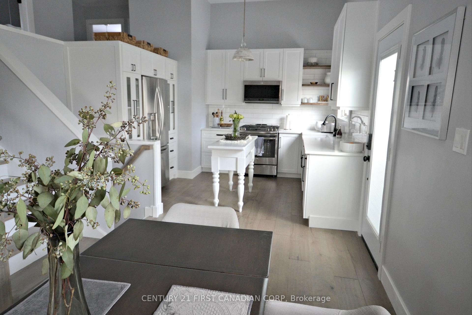 Photo 9 of 44 Elizabeth Crescent, Belleville, Belleville Ward — HOMEH
