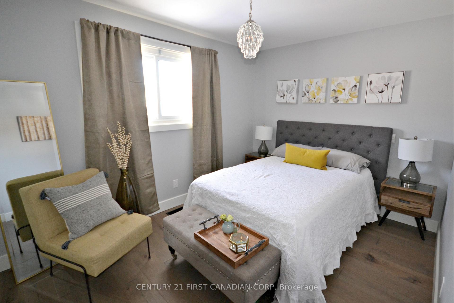 Photo 19 of 44 Elizabeth Crescent, Belleville, Belleville Ward — HOMEH
