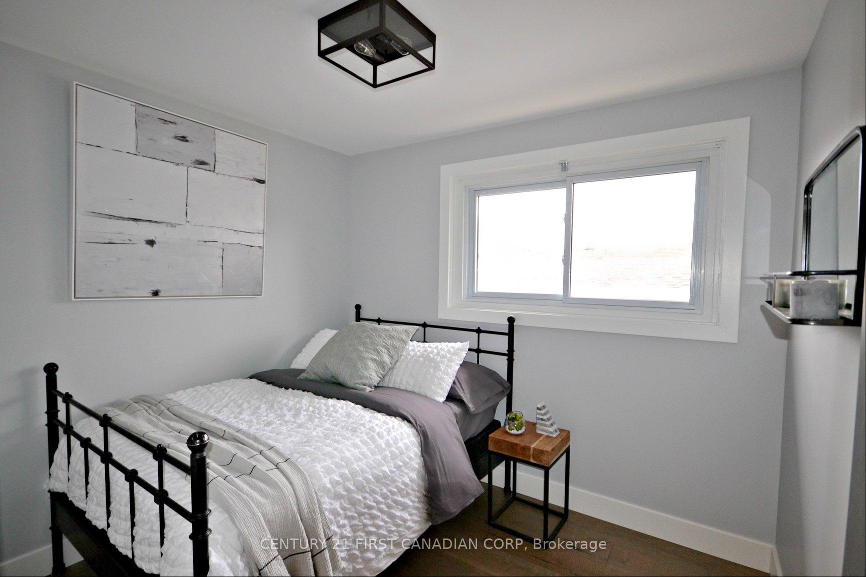 Photo 25 of 44 Elizabeth Crescent, Belleville, Belleville Ward — HOMEH
