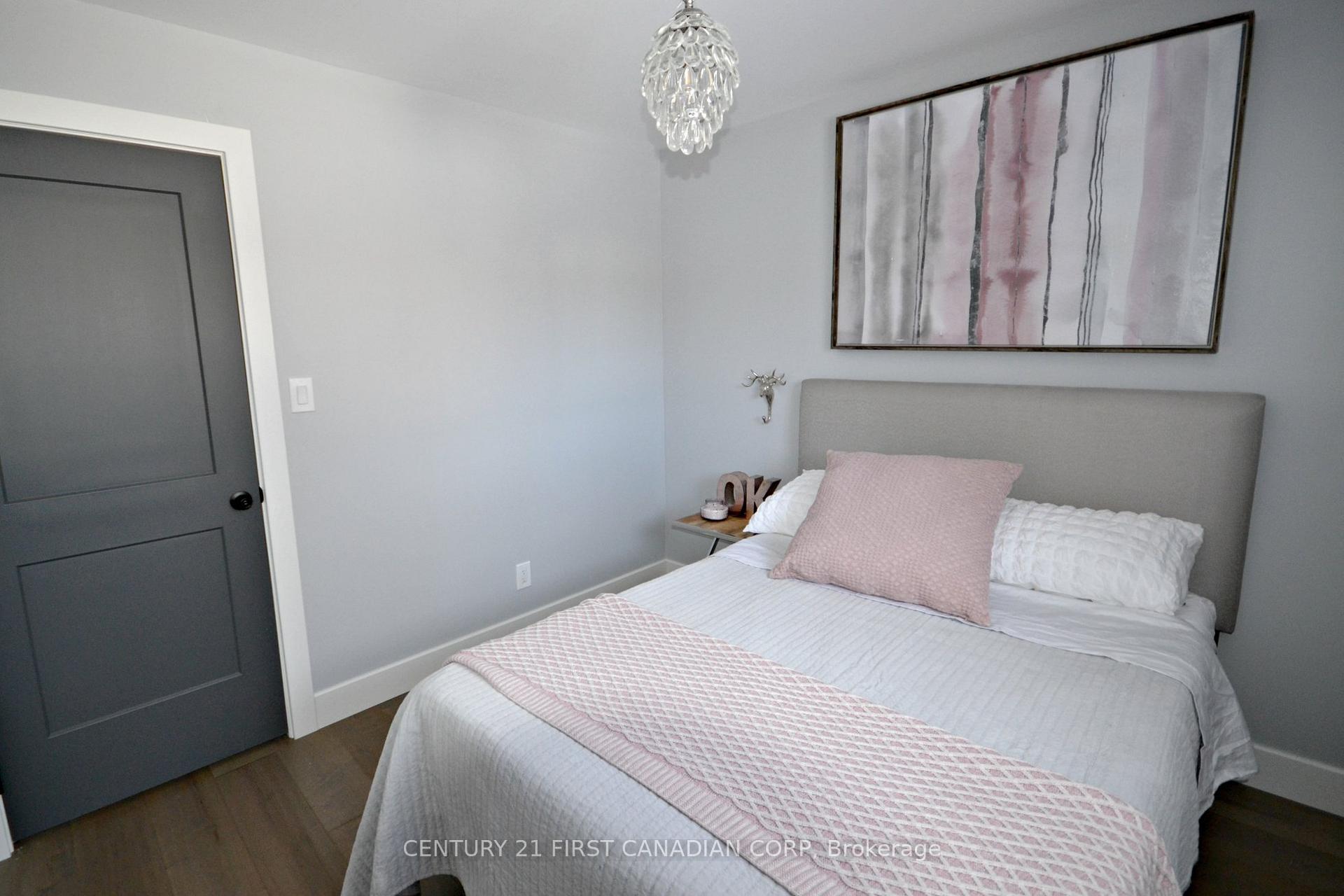 Photo 26 of 44 Elizabeth Crescent, Belleville, Belleville Ward — HOMEH