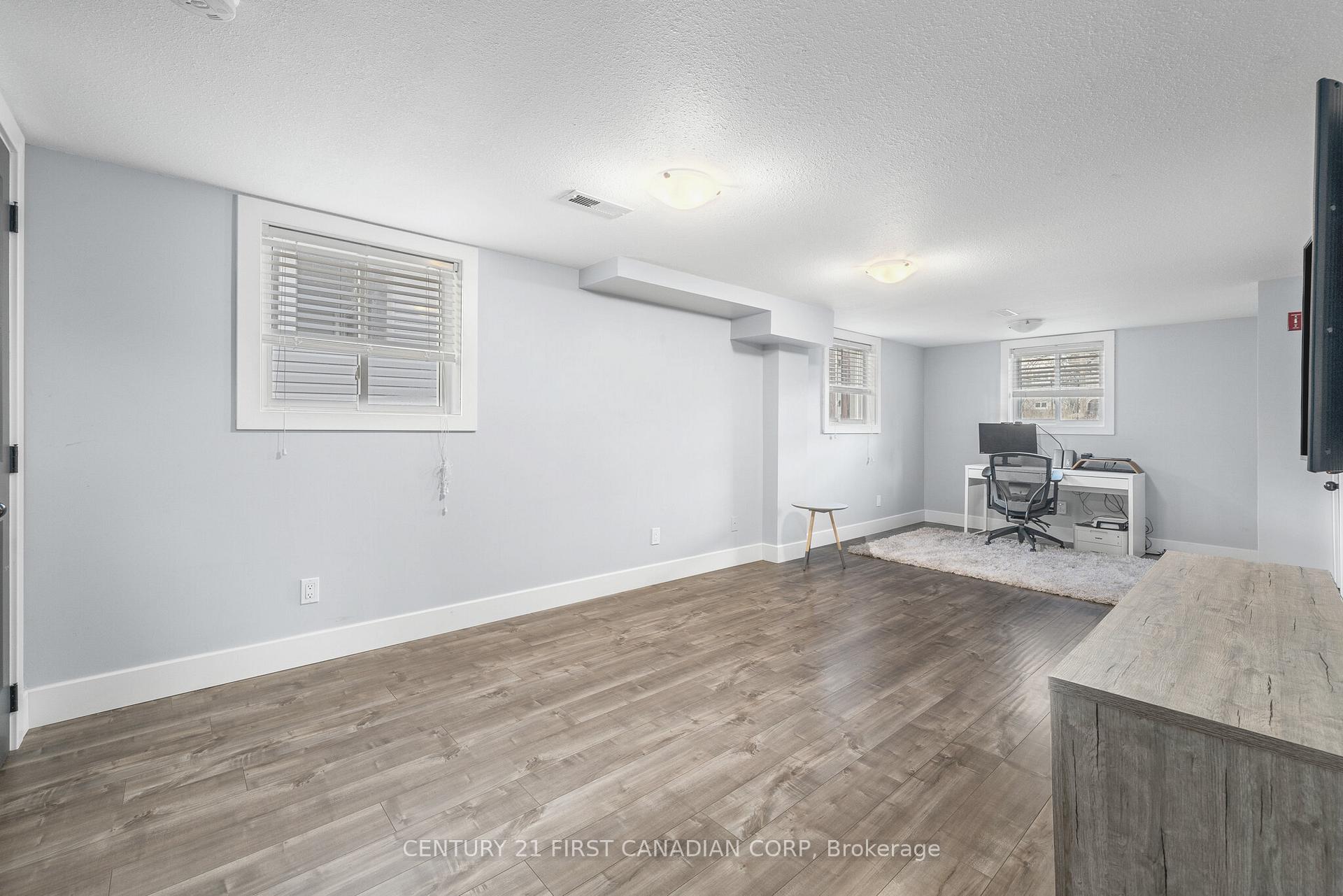 Photo 30 of 44 Elizabeth Crescent, Belleville, Belleville Ward — HOMEH