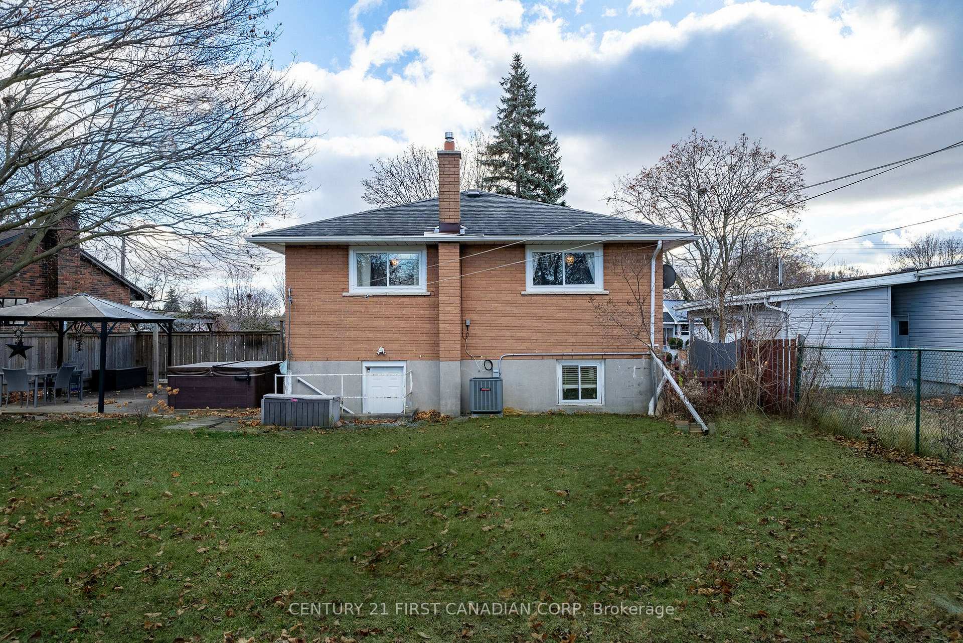 Photo 34 of 44 Elizabeth Crescent, Belleville, Belleville Ward — HOMEH