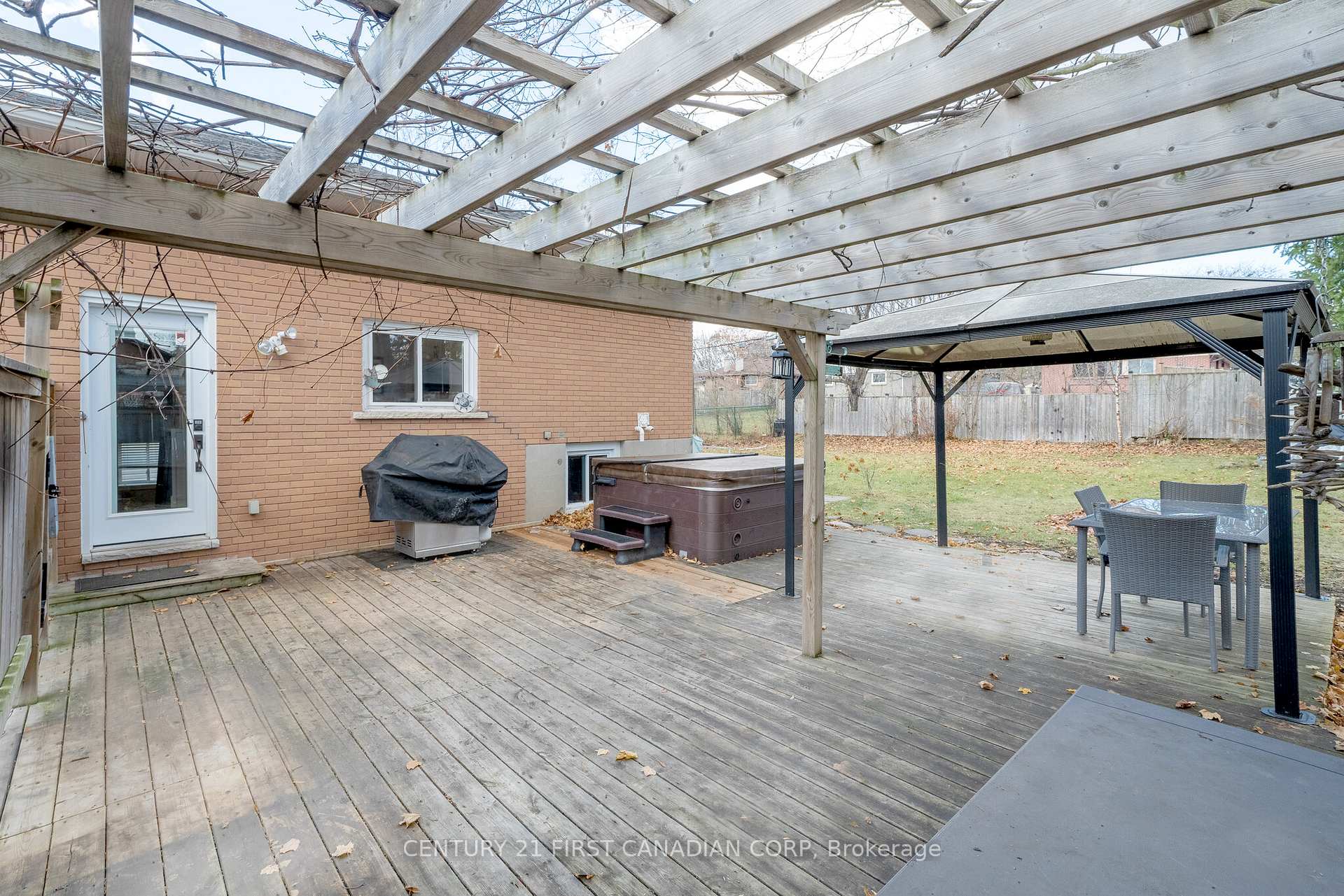 Photo 35 of 44 Elizabeth Crescent, Belleville, Belleville Ward — HOMEH