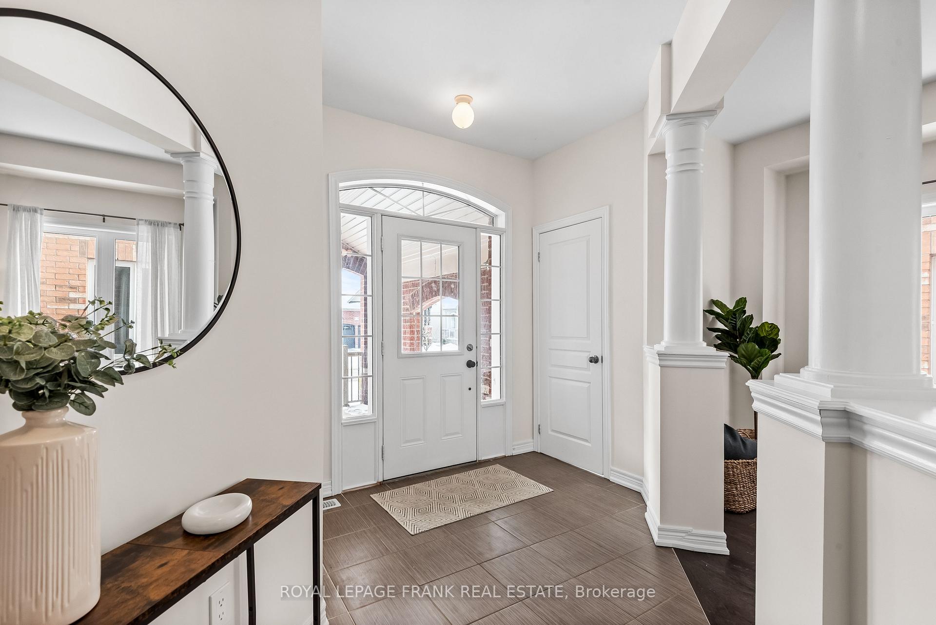 Photo 4 of 100 William Fair Drive, Clarington, Bowmanville — HOMEH