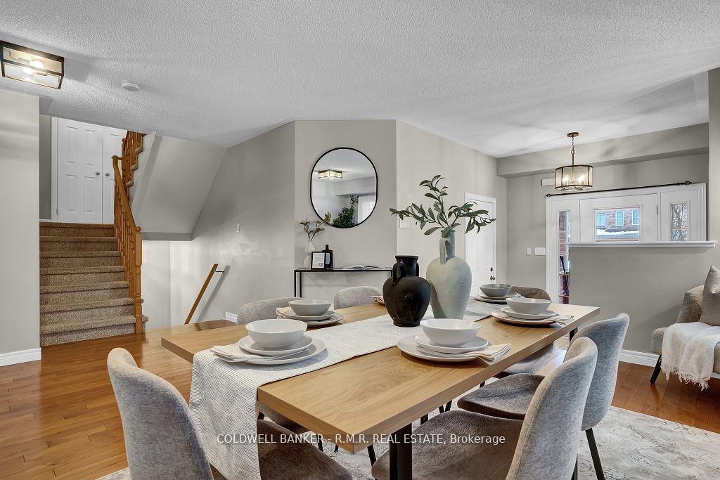 Photo 4 of 18 Kaukonen Court, Clarington, Bowmanville — HOMEH