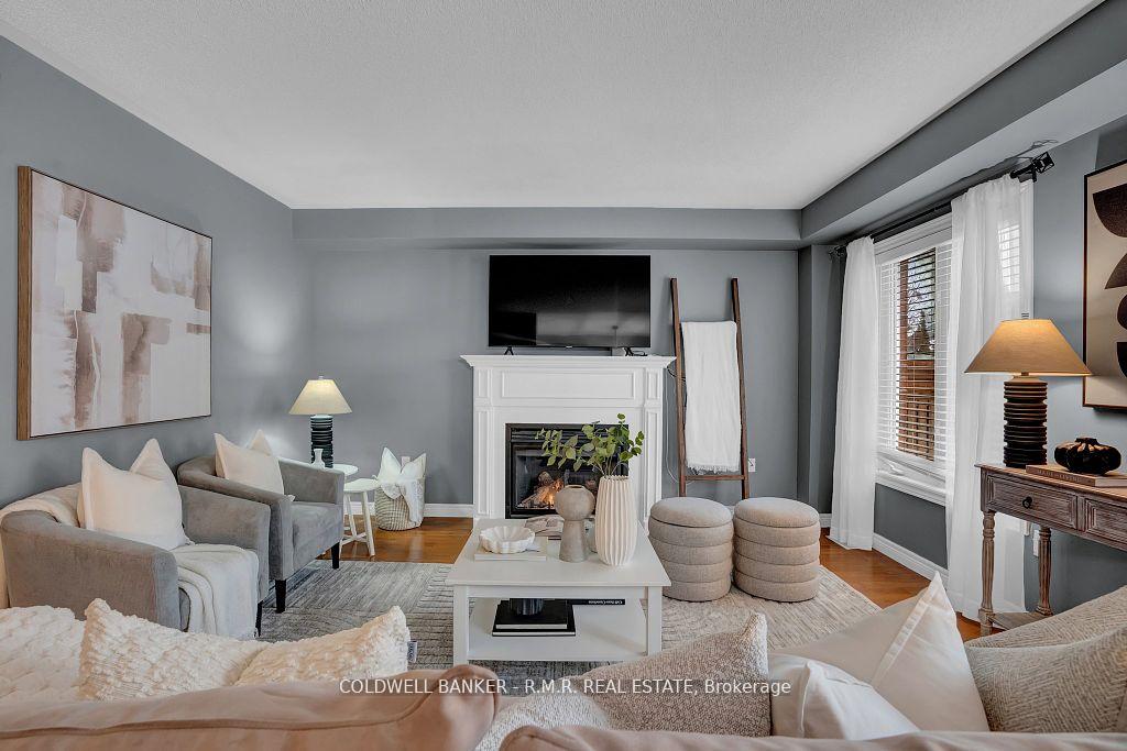 Photo 5 of 18 Kaukonen Court, Clarington, Bowmanville — HOMEH