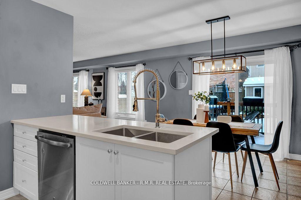 Photo 9 of 18 Kaukonen Court, Clarington, Bowmanville — HOMEH