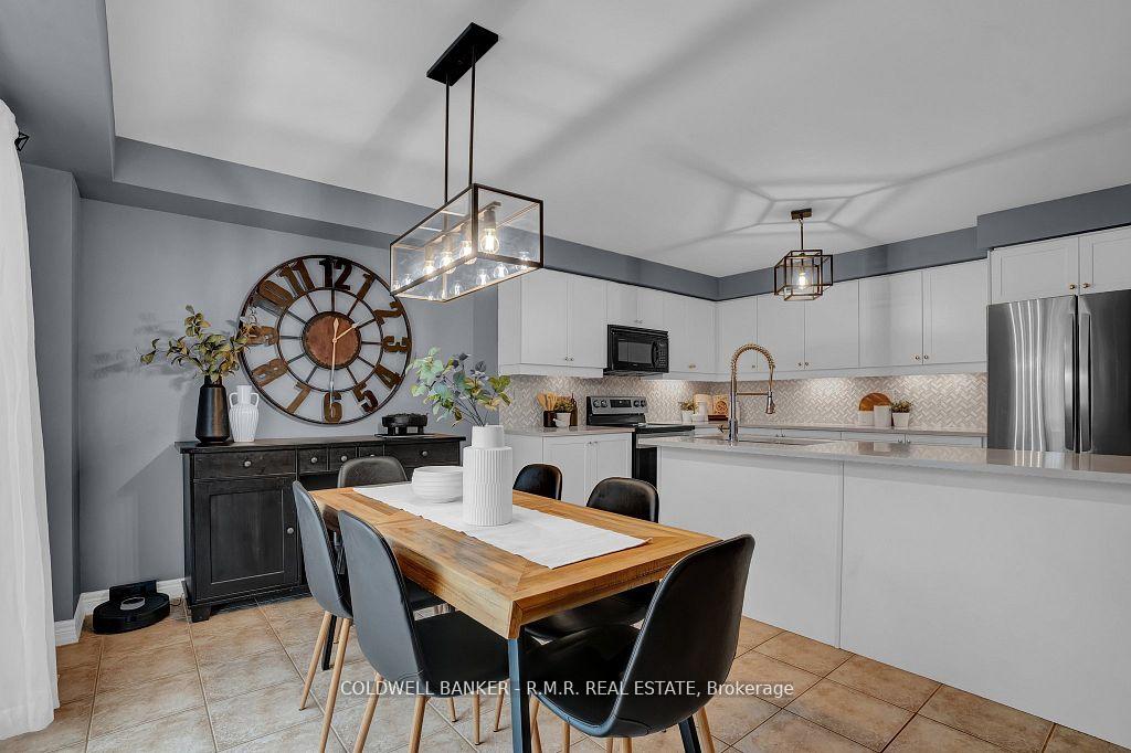 Photo 10 of 18 Kaukonen Court, Clarington, Bowmanville — HOMEH