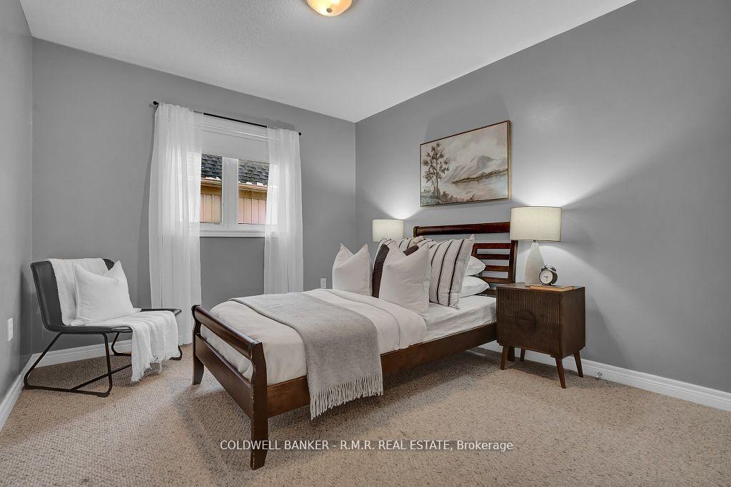 Photo 17 of 18 Kaukonen Court, Clarington, Bowmanville — HOMEH