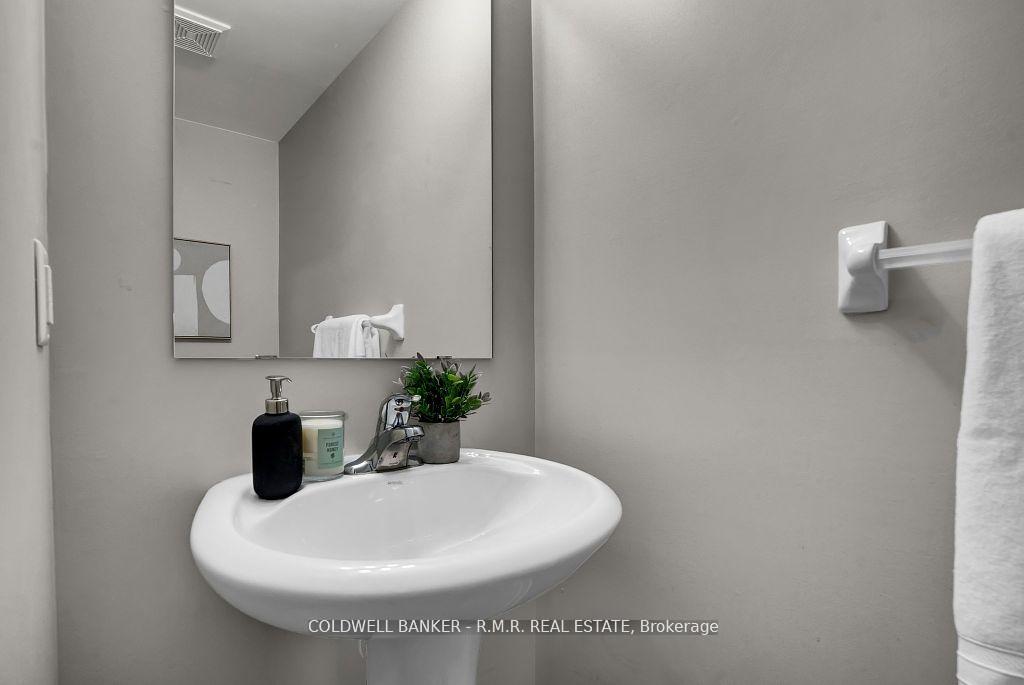 Photo 24 of 18 Kaukonen Court, Clarington, Bowmanville — HOMEH
