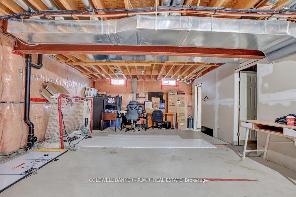 Photo 25 of 18 Kaukonen Court, Clarington, Bowmanville — HOMEH