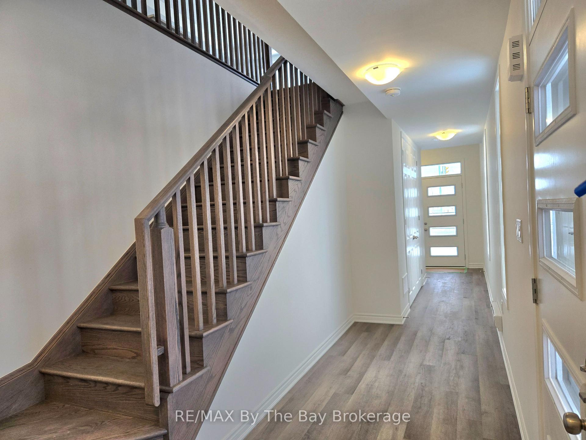 Photo 7 of 2 Pearen Lane, Barrie, Rural Barrie Southwest — HOMEH