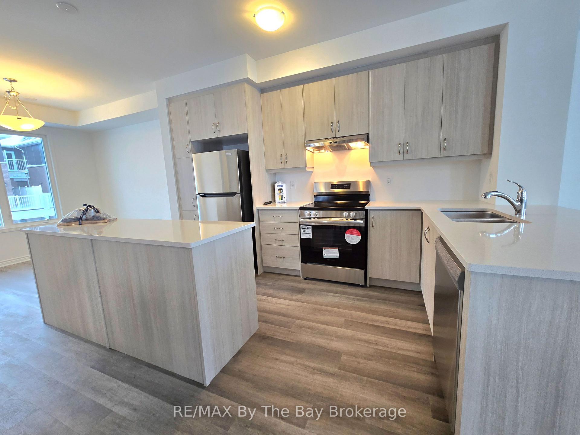 Photo 19 of 2 Pearen Lane, Barrie, Rural Barrie Southwest — HOMEH