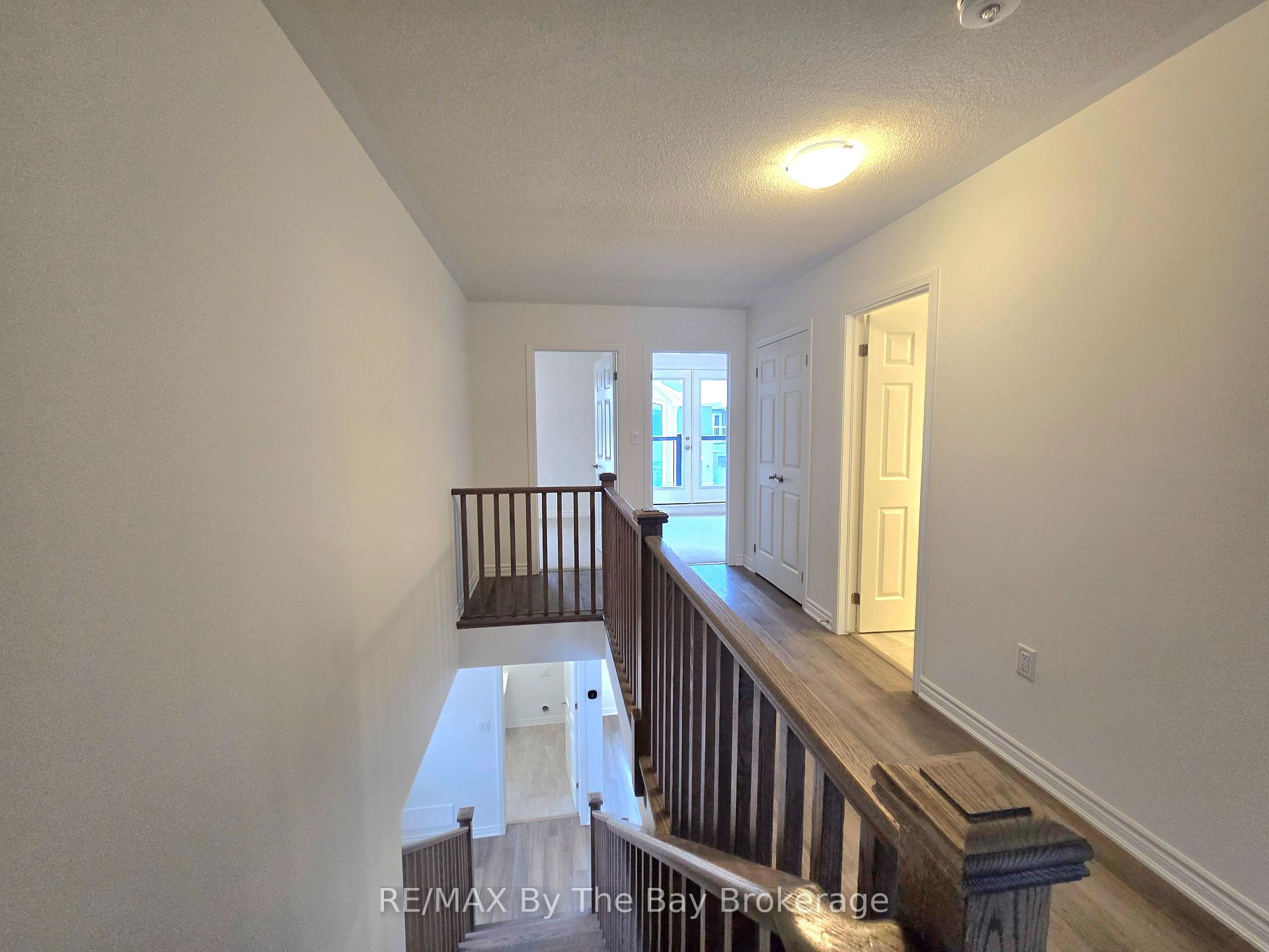 Photo 25 of 2 Pearen Lane, Barrie, Rural Barrie Southwest — HOMEH