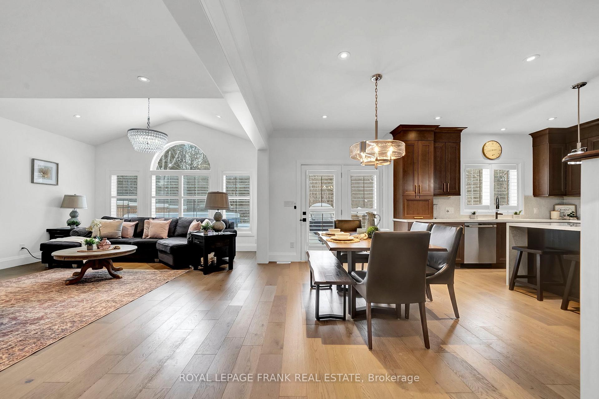 Photo 9 of 43 Harry Lee Crescent, Clarington, Bowmanville — HOMEH