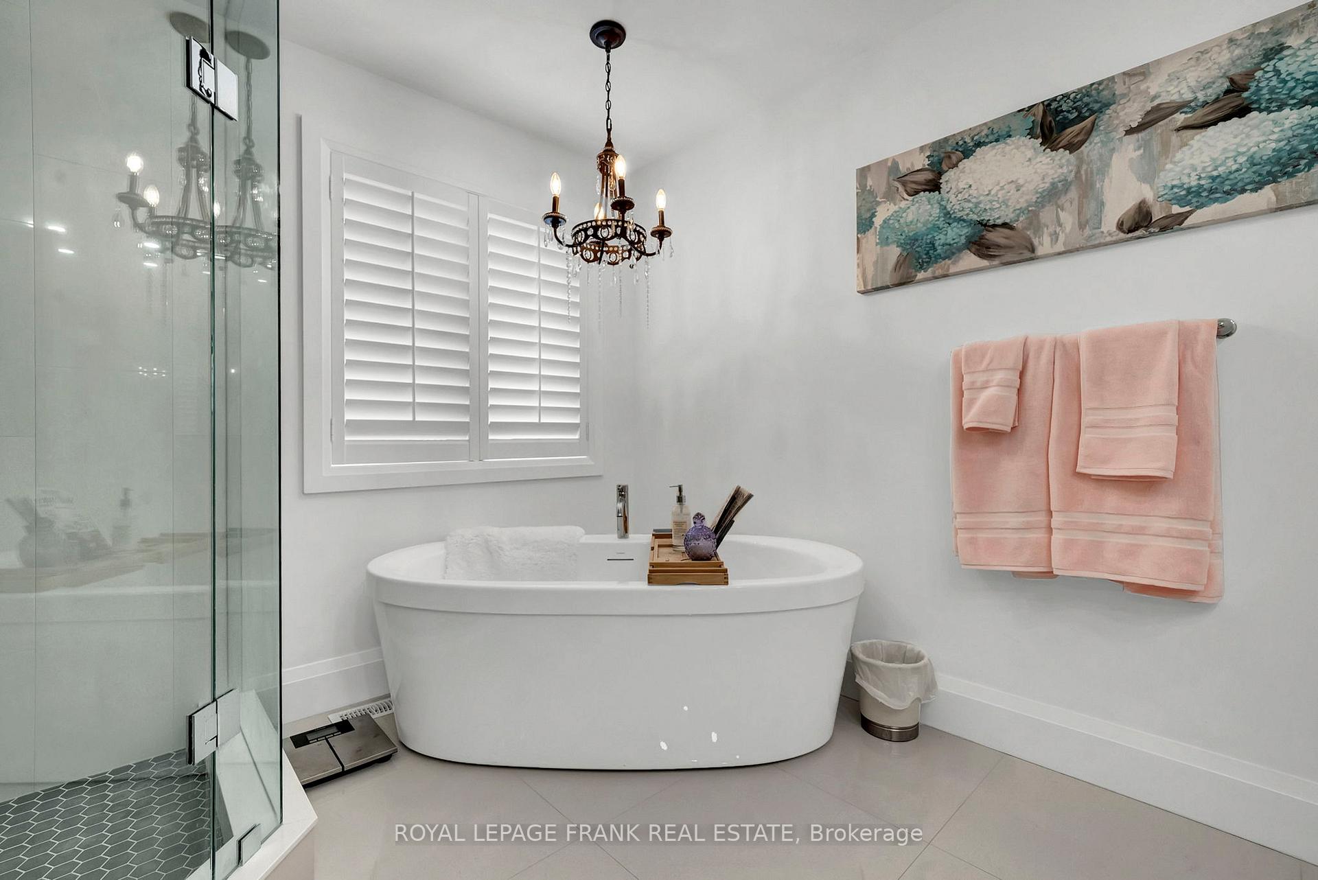 Photo 29 of 43 Harry Lee Crescent, Clarington, Bowmanville — HOMEH