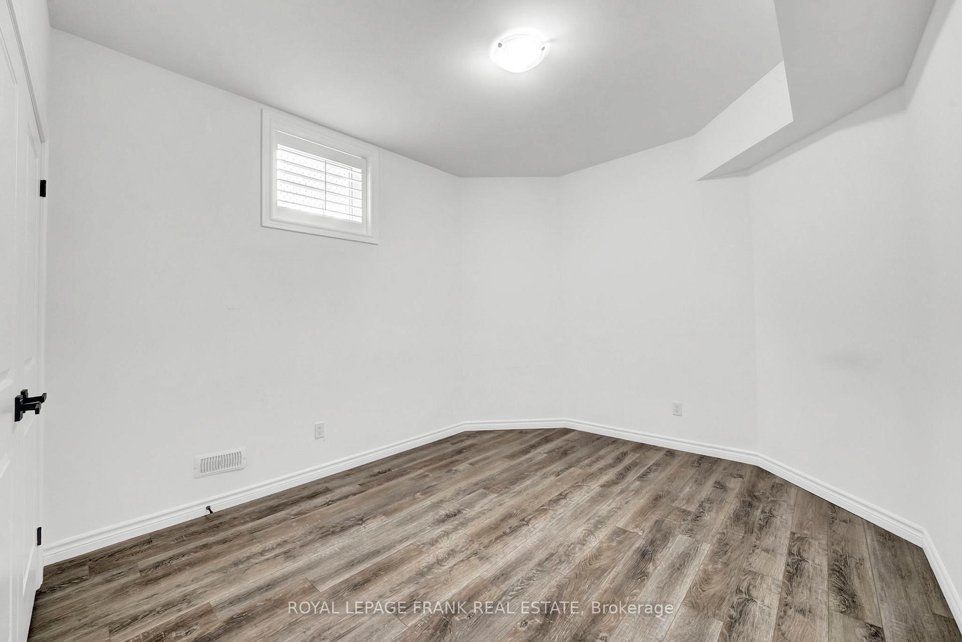 Photo 40 of 43 Harry Lee Crescent, Clarington, Bowmanville — HOMEH
