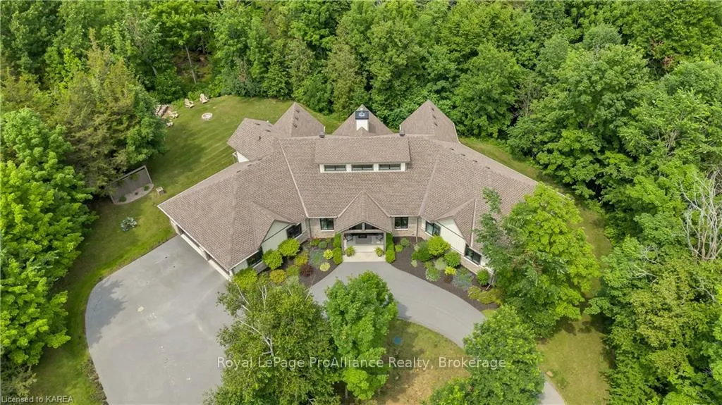 Front of 1096 Applewood Lane