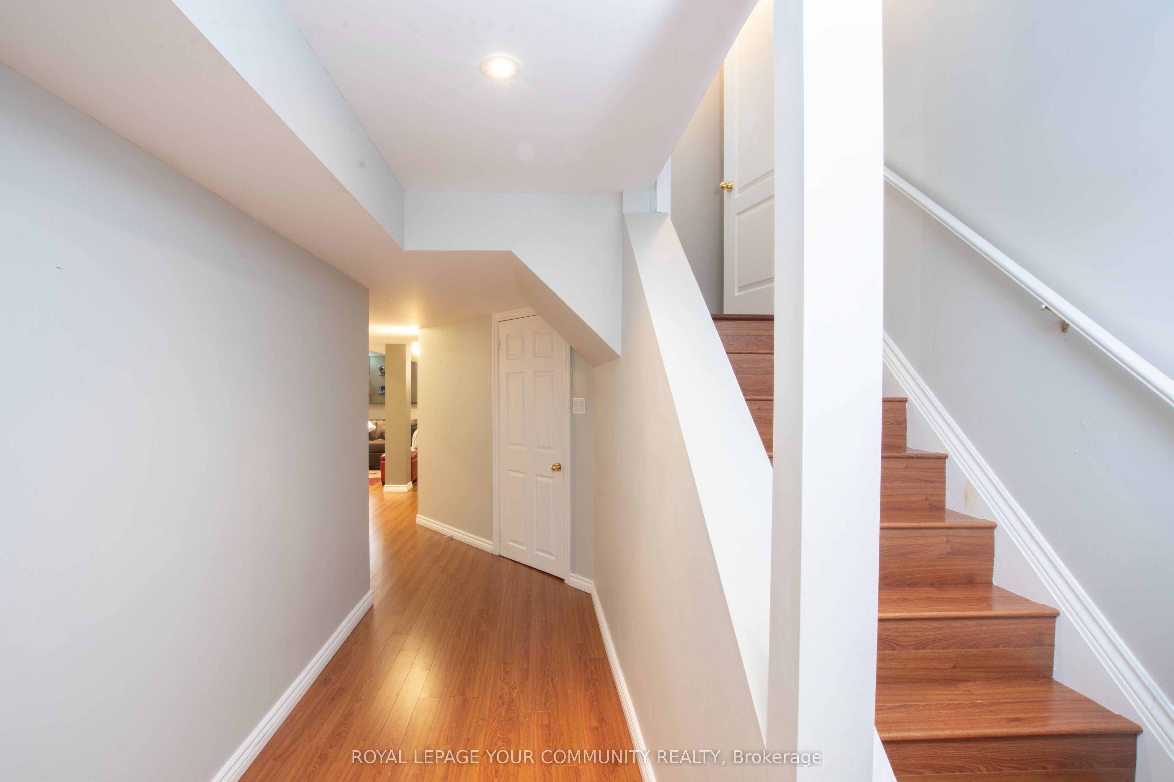 Photo 54 of 226 Kayla Crescent, Vaughan, Maple — HOMEH