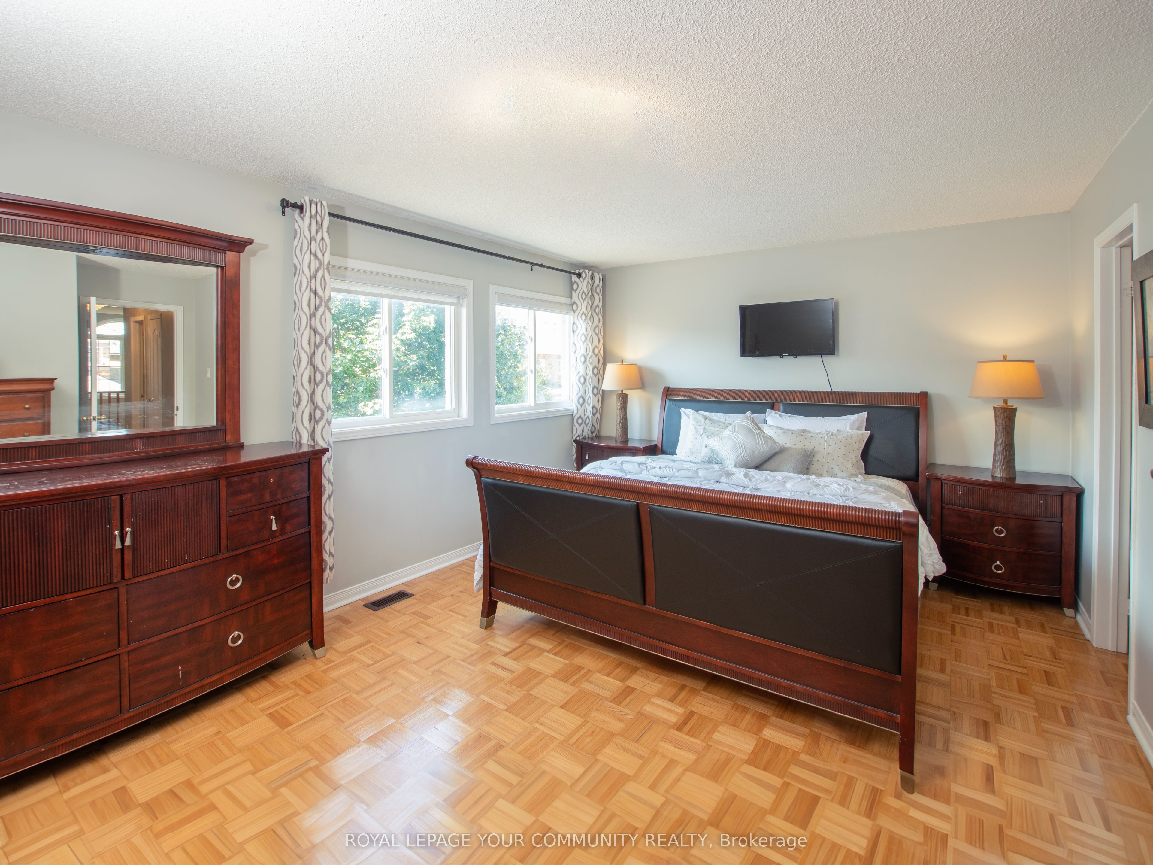 Photo 63 of 226 Kayla Crescent, Vaughan, Maple — HOMEH